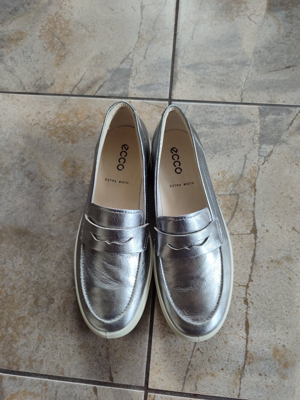 Store display ECCO Soft 7 Silver Leather Penny Loafers Extra Width, EU 41 US 10